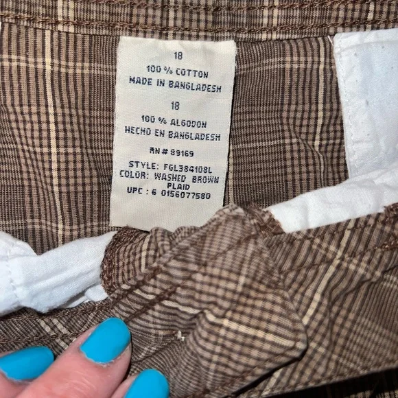 Bundle of 5 Bermuda style woman size 18 ( 4 preowned & 1 NWT) - Picture 10 of 16